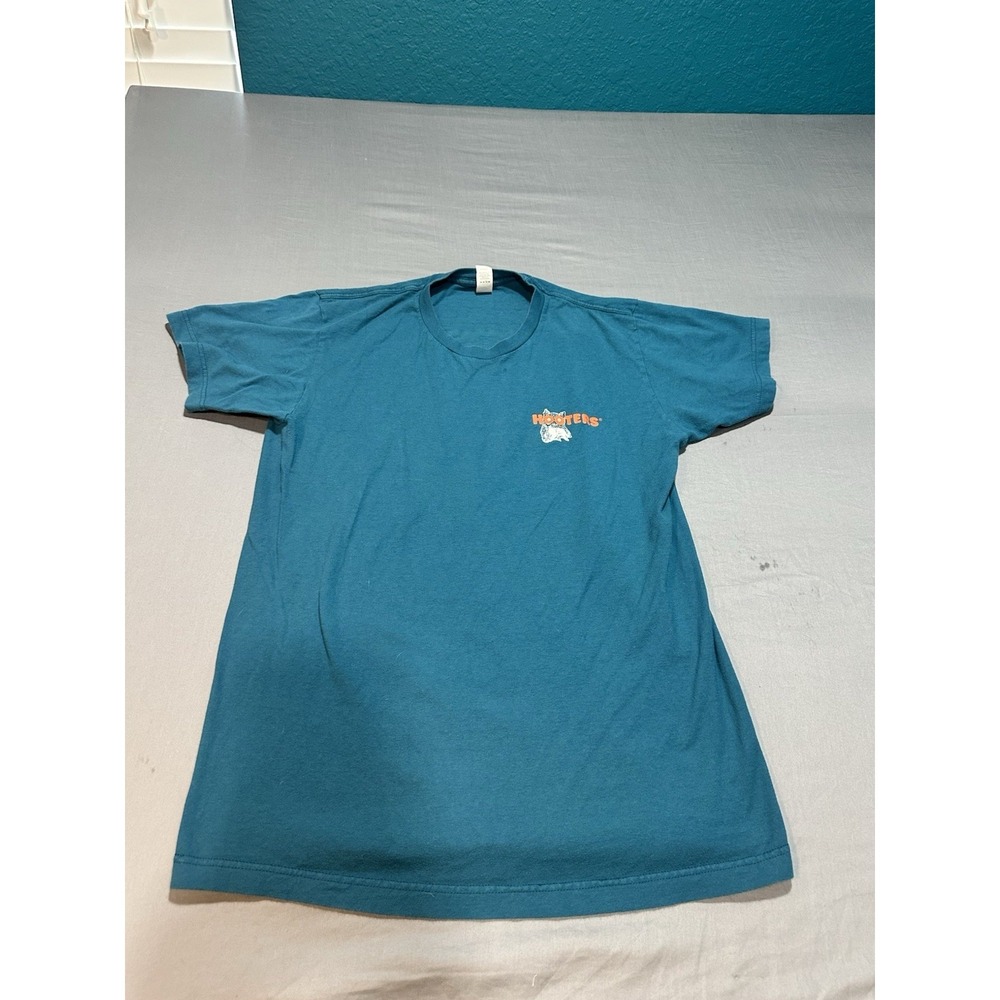 Hooters Board Meeting Surfer Girl‎ Teal T-Shirt M